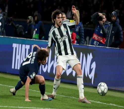 巴西队长德,甲豪门梦碎,球场风格争,时时彩,彩票平台,数据分析,在线投注,高频彩票